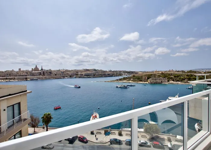 Sliema Duplex Penthouse With Sea Views & Private Terrace By Shortletsmalta