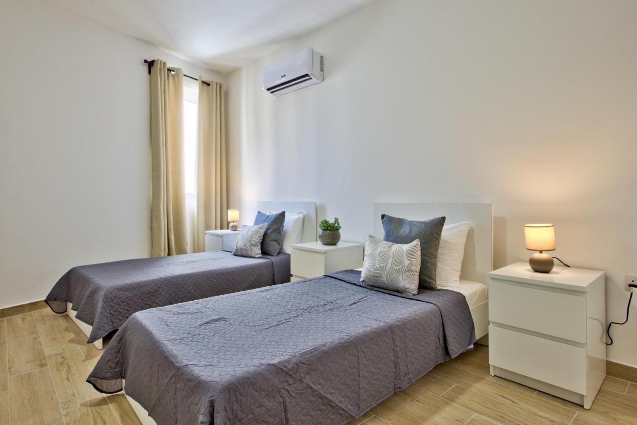 Duplex Penthouse With Sea Views & Private Terrace By Shortletsmalta Apartment