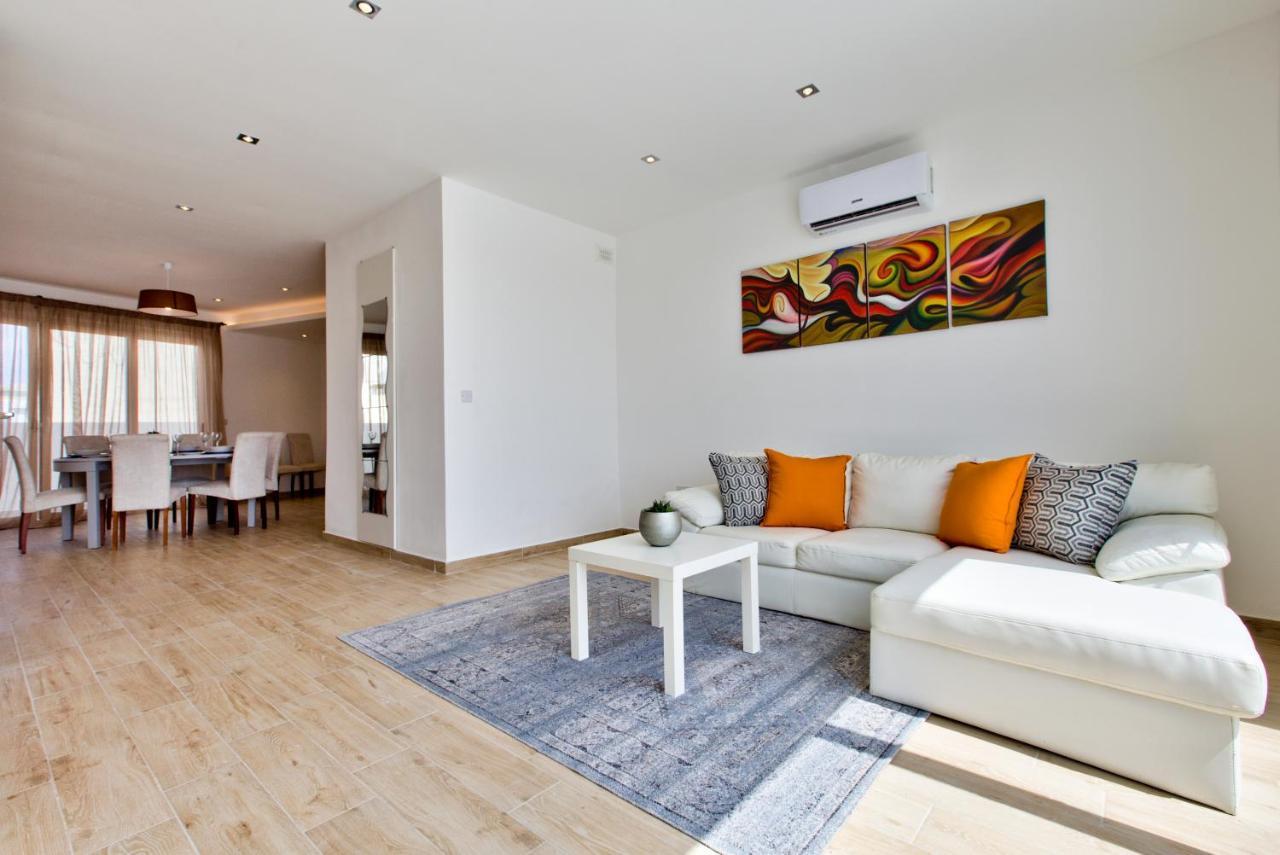 Duplex Penthouse With Sea Views & Private Terrace By Shortletsmalta Apartment