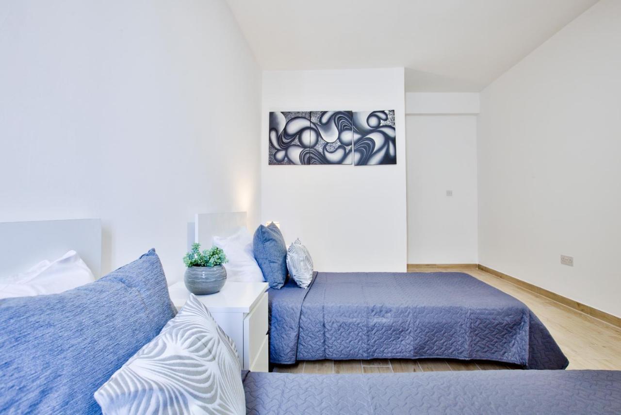 Duplex Penthouse With Sea Views & Private Terrace By Shortletsmalta * Sliema
